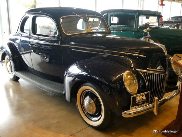 1939 Ford deluxe Coupe, Dahl Auto Museum, LaCrosse WI (1)