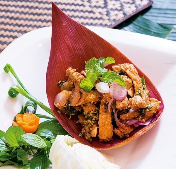 4_Thai-spicy-pork-salad-or-Laab-Moo-resize -