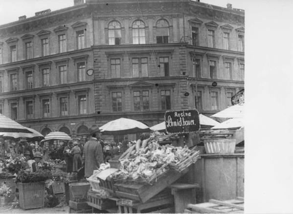 1280px-Viktualienmarkt_ca_1930