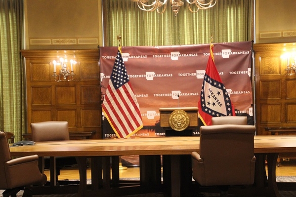 Arkansas State Capitol - Govenors Table
