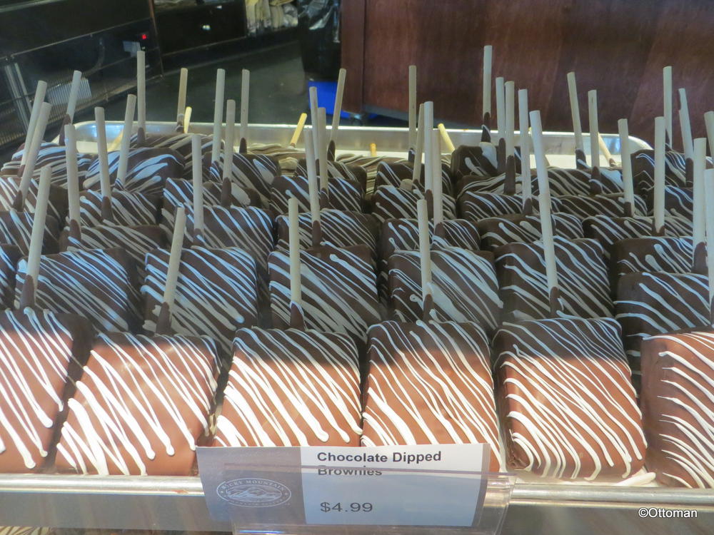 Rocky Mountain chocolate factory, Winnipeg International Airport