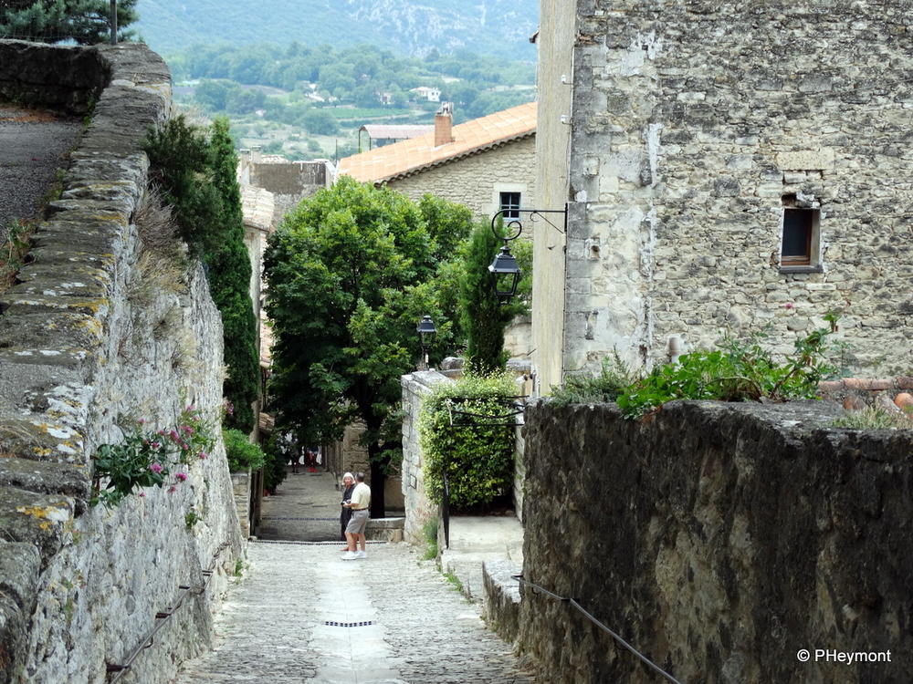 A steep street in Bonnieux