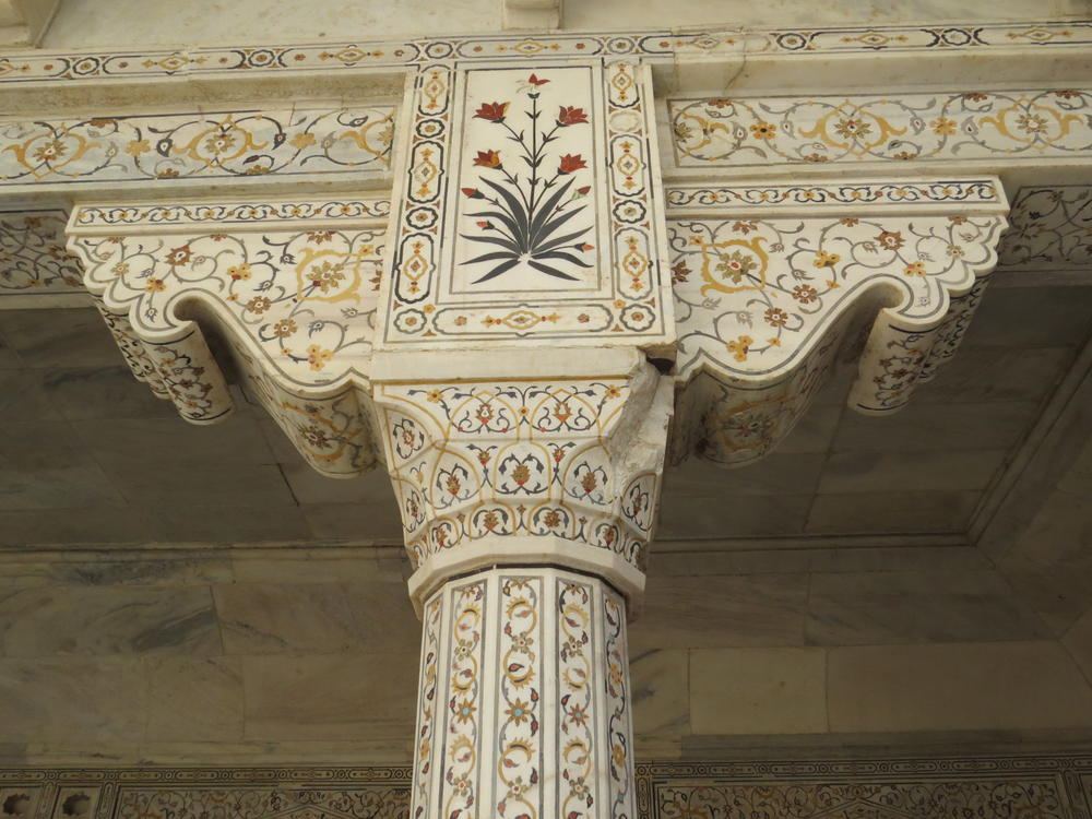 Fine marble with beautiful inlays, Red Fort, Agra