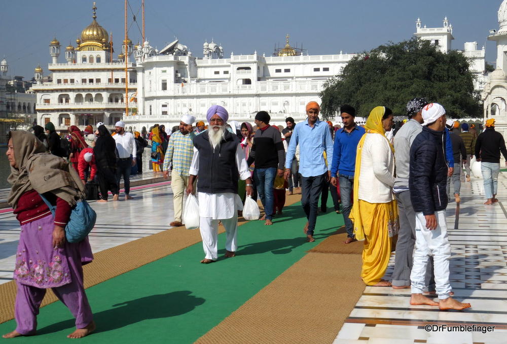100,000 people visit the Golden Temple in Amritsar every day