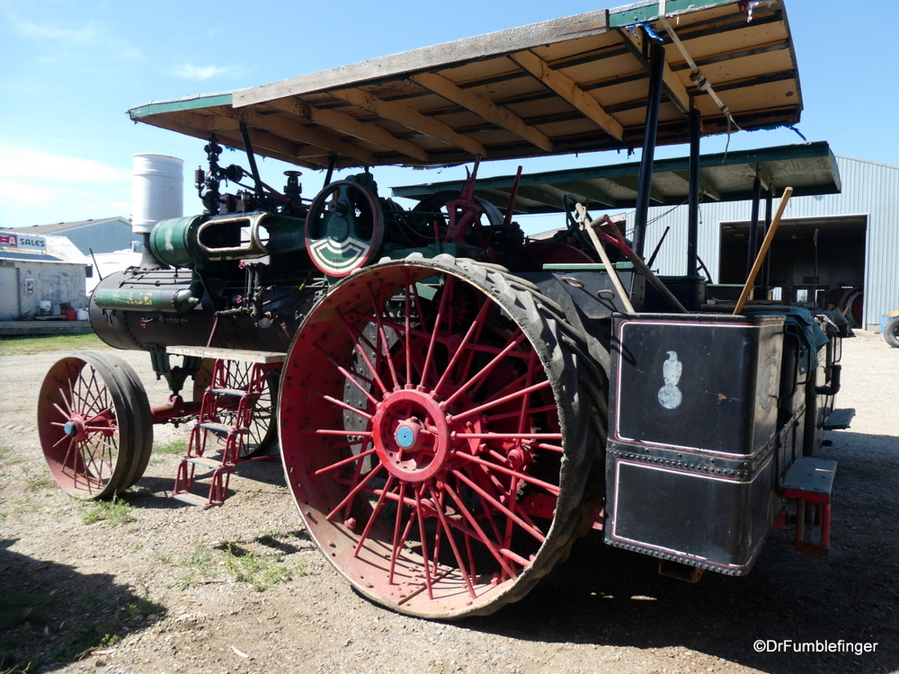 Vintage steam tractor, Drumheller