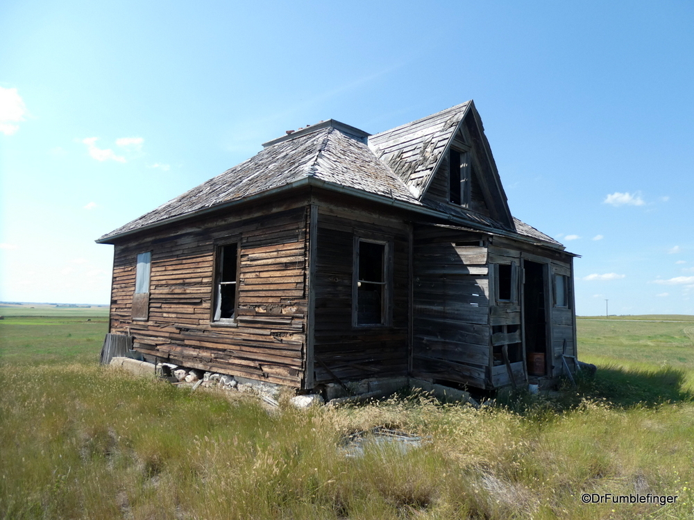 Abandoned farmhouse, eastern Alberta