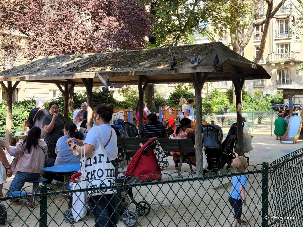 Paris: At Play in the Park