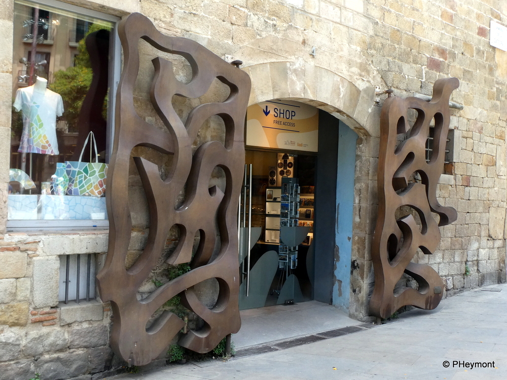 Doors of the Diocesan Museum, Barcelona