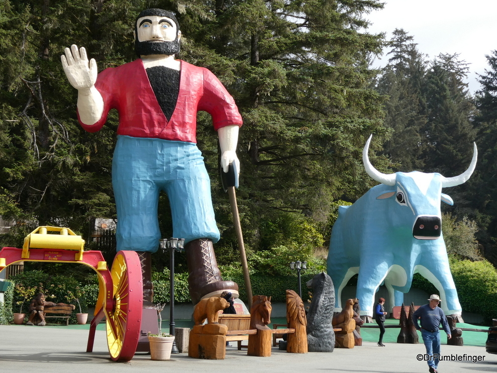 Gigantic Paul Bunyan and Babe the Blue Ox, California